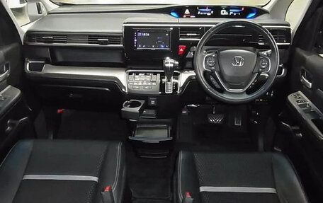 Honda Stepwgn IV, 2022 год, 1 980 000 рублей, 11 фотография