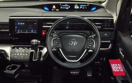 Honda Stepwgn IV, 2022 год, 1 980 000 рублей, 12 фотография