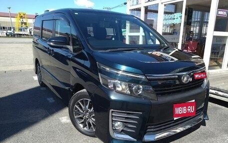 Toyota Voxy III, 2014 год, 1 497 069 рублей, 1 фотография