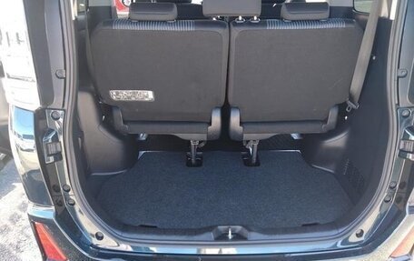 Toyota Voxy III, 2014 год, 1 497 069 рублей, 14 фотография