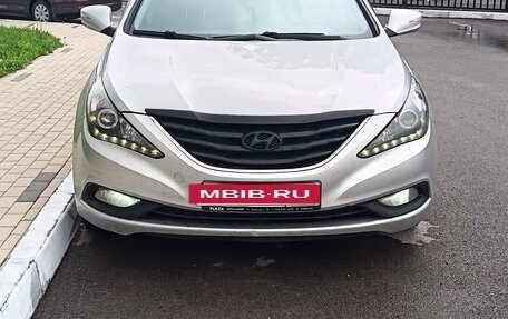 Hyundai Sonata VI, 2011 год, 720 000 рублей, 6 фотография