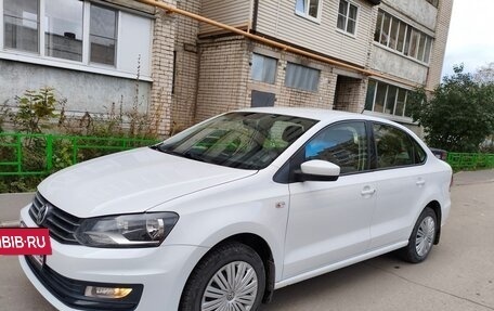 Volkswagen Polo VI (EU Market), 2015 год, 1 050 000 рублей, 2 фотография