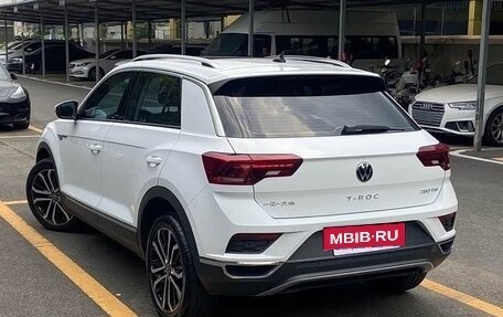Volkswagen T-Roc I, 2023 год, 1 810 000 рублей, 4 фотография