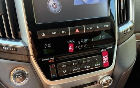 Toyota Land Cruiser 200, 2016 год, 6 100 000 рублей, 4 фотография