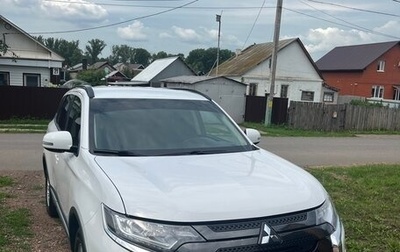 Mitsubishi Outlander III рестайлинг 3, 2022 год, 2 660 000 рублей, 1 фотография