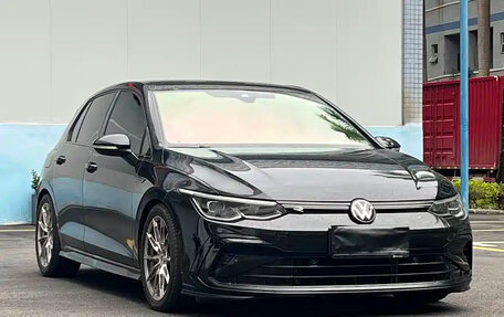 Volkswagen Golf VIII, 2023 год, 2 000 000 рублей, 4 фотография