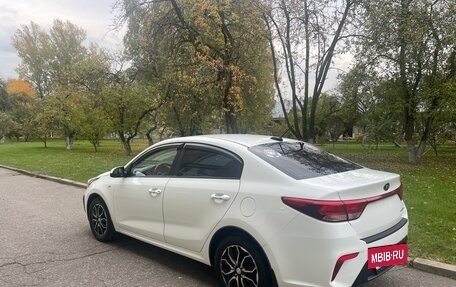 KIA Rio IV, 2018 год, 1 400 000 рублей, 2 фотография