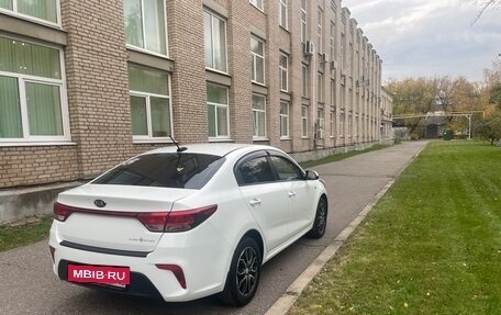 KIA Rio IV, 2018 год, 1 400 000 рублей, 4 фотография