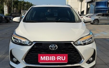 Toyota Yaris XP150 рестайлинг, 2022 год, 1 060 000 рублей, 2 фотография
