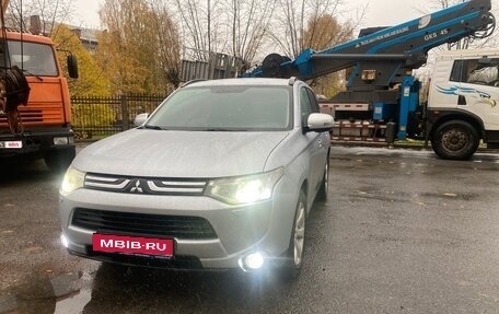 Mitsubishi Outlander III рестайлинг 3, 2012 год, 1 290 000 рублей, 1 фотография