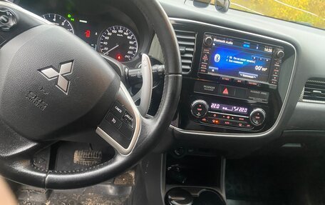 Mitsubishi Outlander III рестайлинг 3, 2012 год, 1 290 000 рублей, 7 фотография