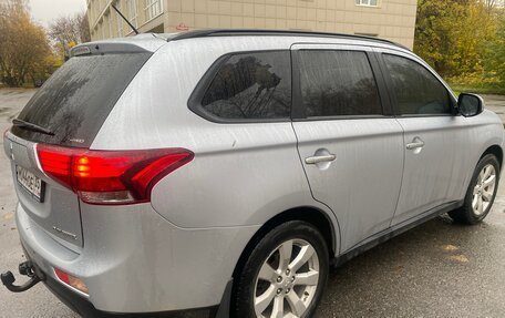 Mitsubishi Outlander III рестайлинг 3, 2012 год, 1 290 000 рублей, 4 фотография