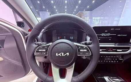 KIA K3, 2023 год, 1 600 000 рублей, 9 фотография