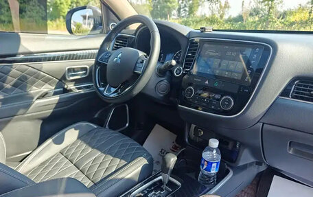 Mitsubishi Outlander III рестайлинг 3, 2022 год, 1 779 069 рублей, 13 фотография