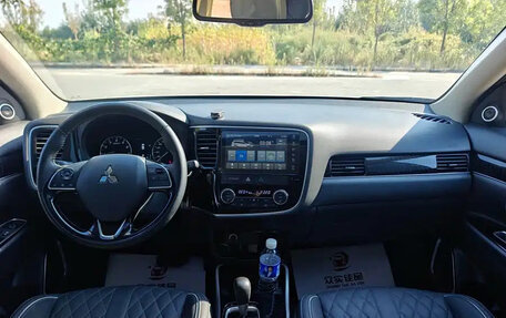 Mitsubishi Outlander III рестайлинг 3, 2022 год, 1 779 069 рублей, 9 фотография