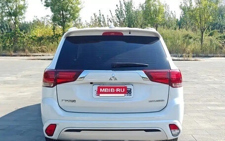 Mitsubishi Outlander III рестайлинг 3, 2022 год, 1 779 069 рублей, 5 фотография