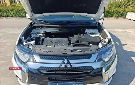 Mitsubishi Outlander III рестайлинг 3, 2022 год, 1 779 069 рублей, 7 фотография
