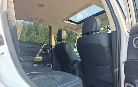 Mitsubishi Outlander III рестайлинг 3, 2022 год, 1 779 069 рублей, 21 фотография