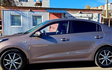 KIA Rio IV, 2021 год, 1 620 000 рублей, 3 фотография