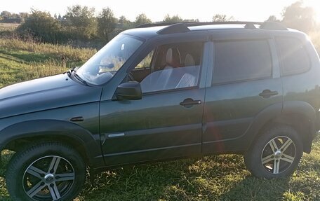 Chevrolet Niva I рестайлинг, 2011 год, 560 000 рублей, 5 фотография
