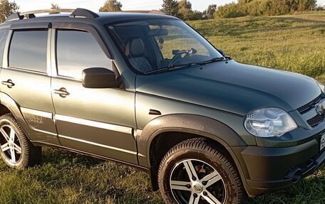 Chevrolet Niva I рестайлинг, 2011 год, 560 000 рублей, 4 фотография