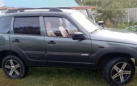 Chevrolet Niva I рестайлинг, 2011 год, 560 000 рублей, 2 фотография