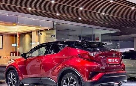 Toyota C-HR I рестайлинг, 2022 год, 1 733 000 рублей, 4 фотография