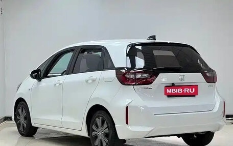 Honda Fit, 2022 год, 1 025 001 рублей, 2 фотография