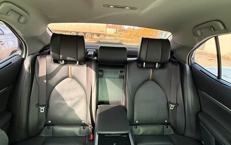 Toyota Camry, 2018 год, 3 070 000 рублей, 14 фотография