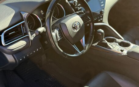 Toyota Camry, 2018 год, 3 070 000 рублей, 7 фотография