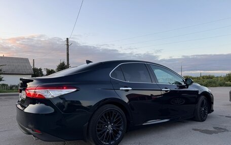 Toyota Camry, 2018 год, 3 070 000 рублей, 9 фотография