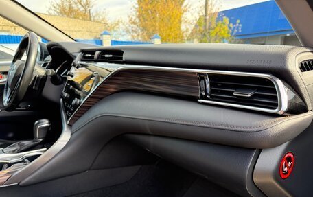 Toyota Camry, 2018 год, 3 070 000 рублей, 15 фотография