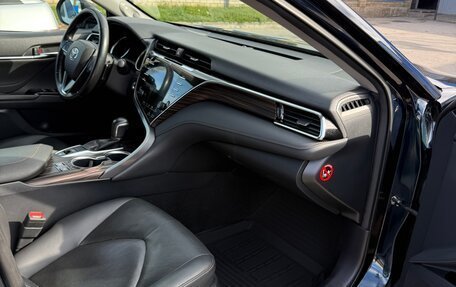 Toyota Camry, 2018 год, 3 070 000 рублей, 16 фотография