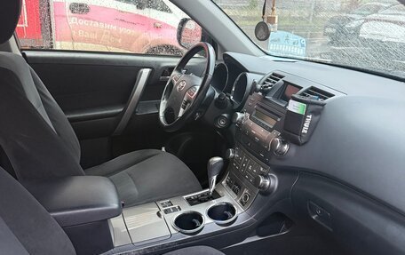 Toyota Highlander III, 2012 год, 2 050 000 рублей, 10 фотография