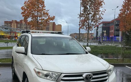 Toyota Highlander III, 2012 год, 2 050 000 рублей, 6 фотография