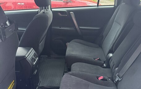 Toyota Highlander III, 2012 год, 2 050 000 рублей, 11 фотография