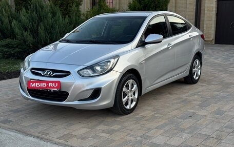 Hyundai Solaris II рестайлинг, 2011 год, 735 000 рублей, 3 фотография