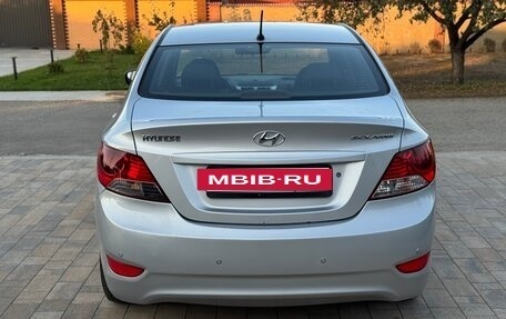 Hyundai Solaris II рестайлинг, 2011 год, 735 000 рублей, 2 фотография