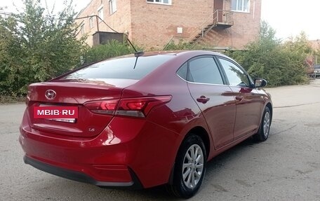 Hyundai Solaris II рестайлинг, 2018 год, 1 400 000 рублей, 2 фотография