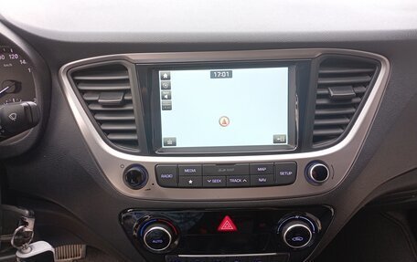 Hyundai Solaris II рестайлинг, 2018 год, 1 400 000 рублей, 11 фотография