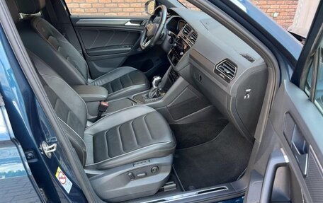 Volkswagen Tiguan II, 2023 год, 3 200 000 рублей, 12 фотография