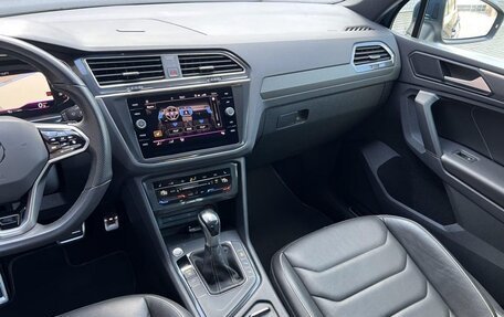 Volkswagen Tiguan II, 2023 год, 3 200 000 рублей, 6 фотография