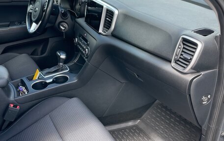 KIA Sportage IV рестайлинг, 2021 год, 1 920 000 рублей, 2 фотография