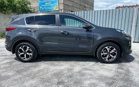 KIA Sportage IV рестайлинг, 2021 год, 1 920 000 рублей, 4 фотография
