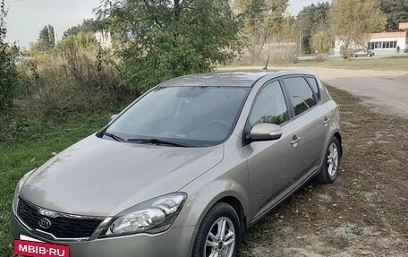 KIA cee'd I рестайлинг, 2010 год, 630 000 рублей, 3 фотография