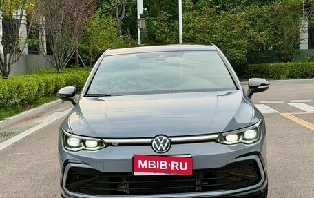 Volkswagen Golf VIII, 2023 год, 1 650 000 рублей, 2 фотография