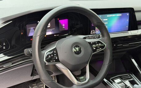 Volkswagen Golf VIII, 2023 год, 1 650 000 рублей, 12 фотография
