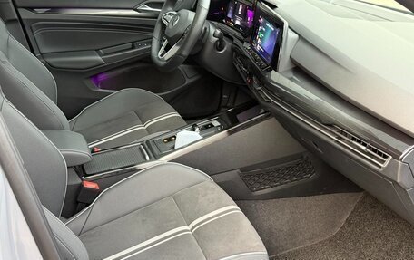 Volkswagen Golf VIII, 2023 год, 1 650 000 рублей, 17 фотография