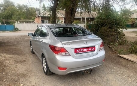 Hyundai Solaris II рестайлинг, 2011 год, 620 000 рублей, 4 фотография