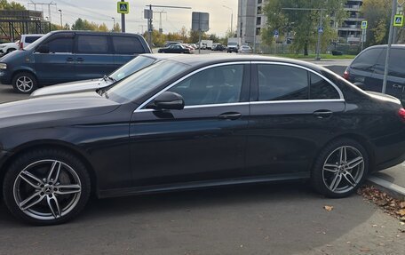 Mercedes-Benz E-Класс, 2018 год, 2 250 000 рублей, 1 фотография